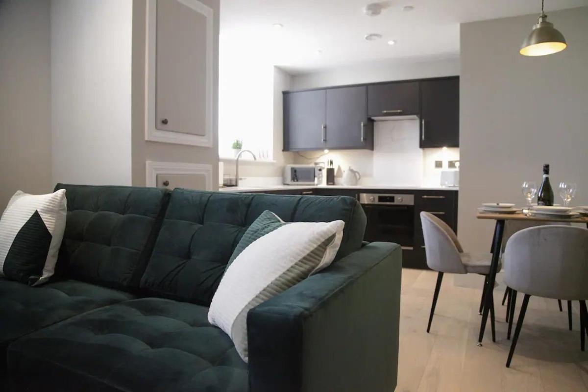 Pass The Keys Apartment 3 Old Conservative Club In Historic Town 카나번 외부 사진