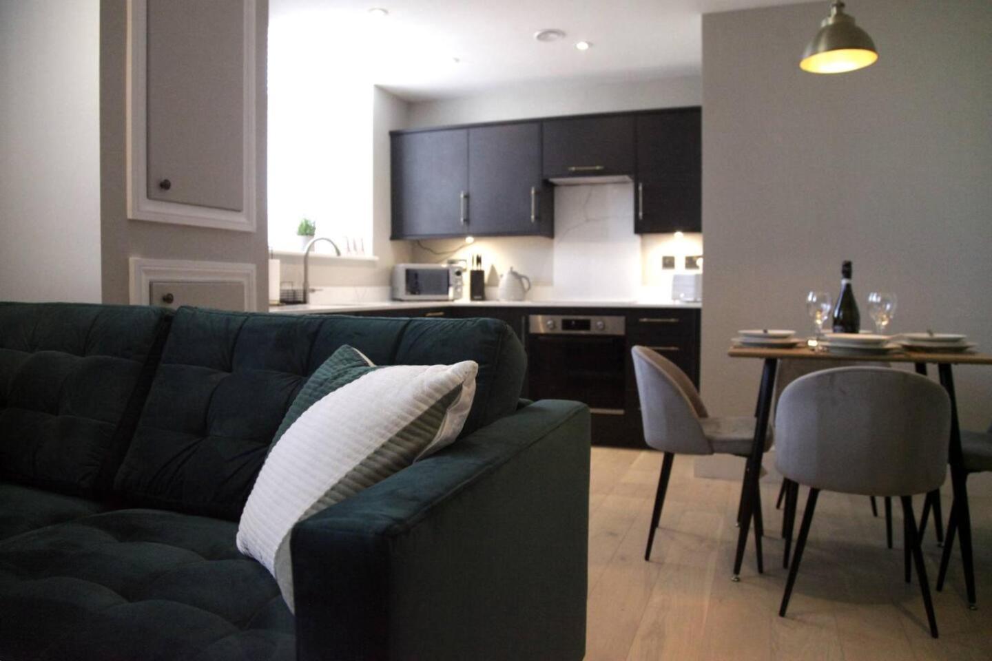 Pass The Keys Apartment 3 Old Conservative Club In Historic Town 카나번 외부 사진